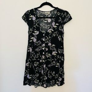 SOLD ⚡️⚡️⚡️Like new UO black floral romper size M